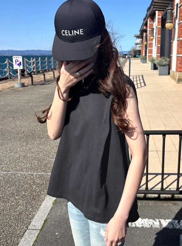 ノースリーブトップス