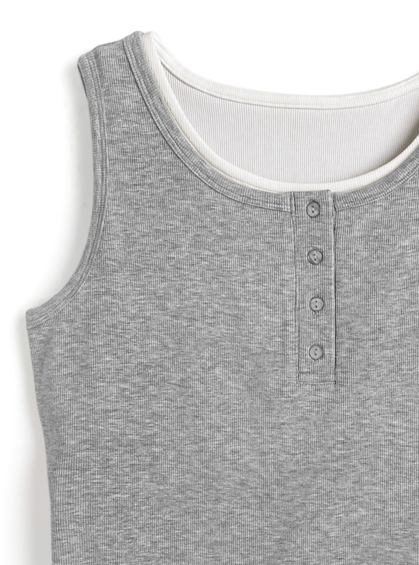 ヘンリーネックタンクトップ×ベーシックタンクトップアンサンブル