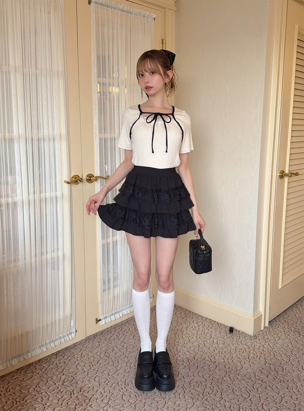 レイヤード風配色パイピングトップス