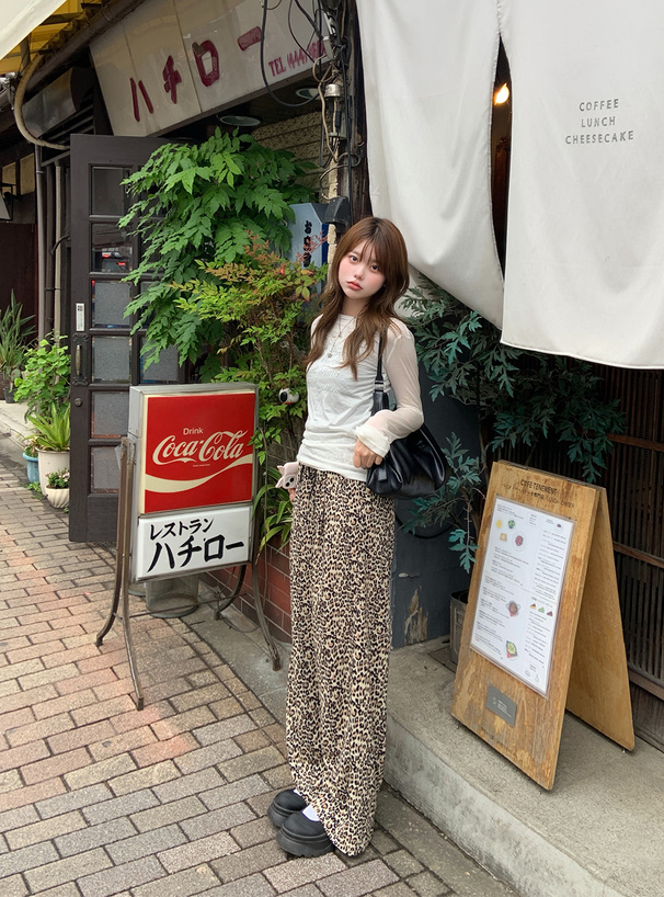 レオパード柄イージーパンツ