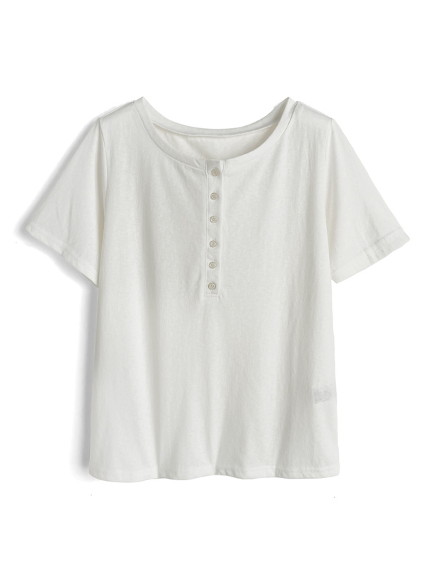 ヘンリーネックTシャツ×ベーシックTシャツアンサンブル