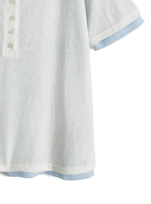 ヘンリーネックTシャツ×ベーシックTシャツアンサンブル