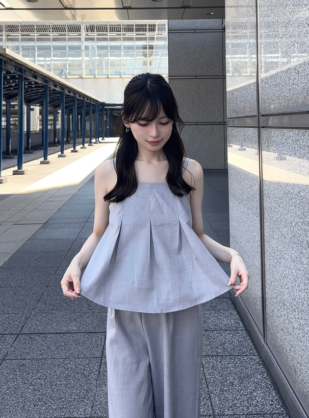 ペプラムキャミソール×ワイドパンツセットアップ