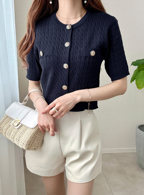 ゴールドボタンケーブルニットカーディガン