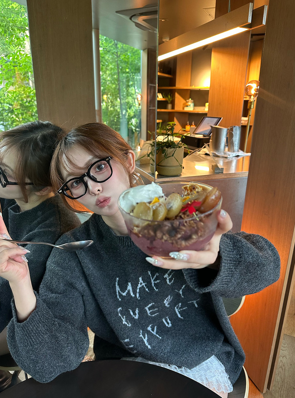 ジャガードロゴニットトップス