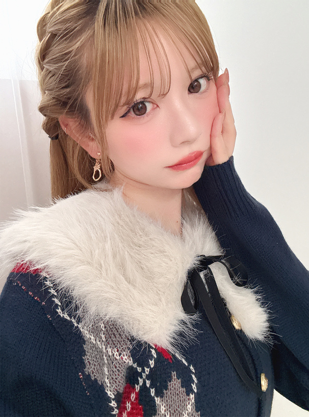 ファーティペット付きアーガイル柄カーディガン×プリーツスカートニットセットアップ