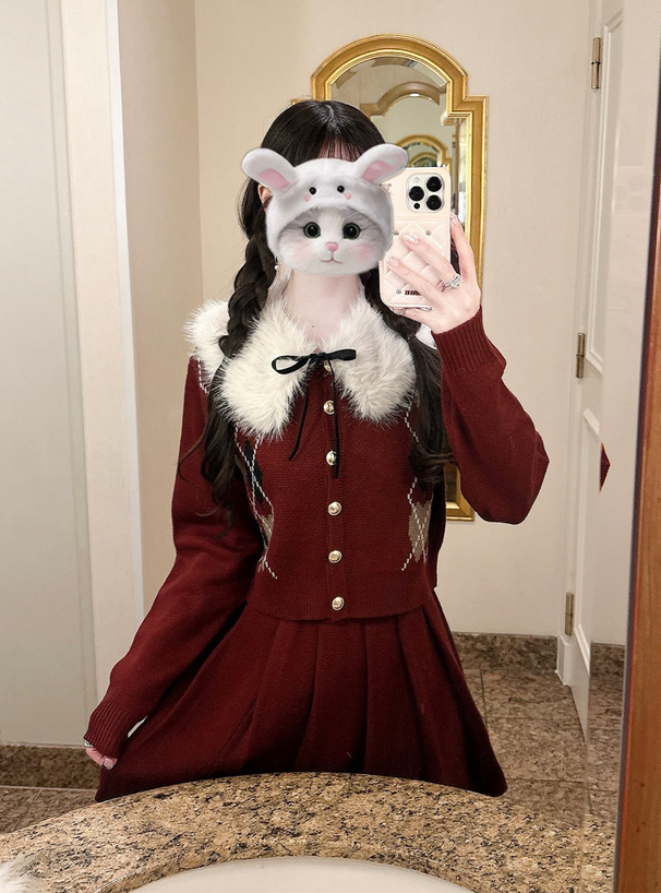 ファーティペット付きアーガイル柄カーディガン×プリーツスカート