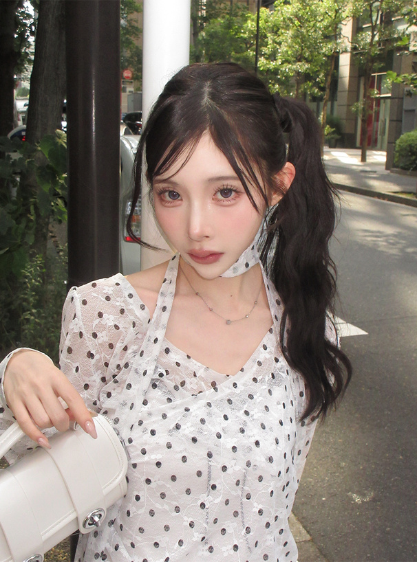 タイ付きドット柄ドレープカシュクールレーストップス