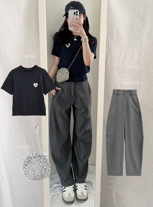 ハートロゴ刺繍ケーブル編みニットトップス