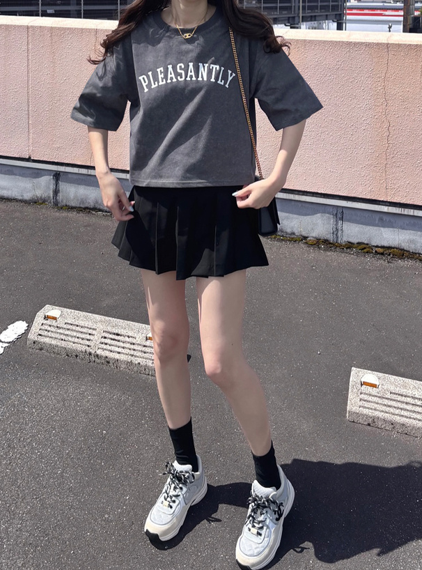 ピグメントロゴプリントTシャツ