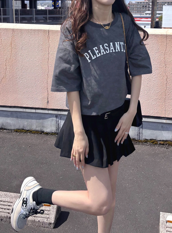 ピグメントロゴプリントTシャツ