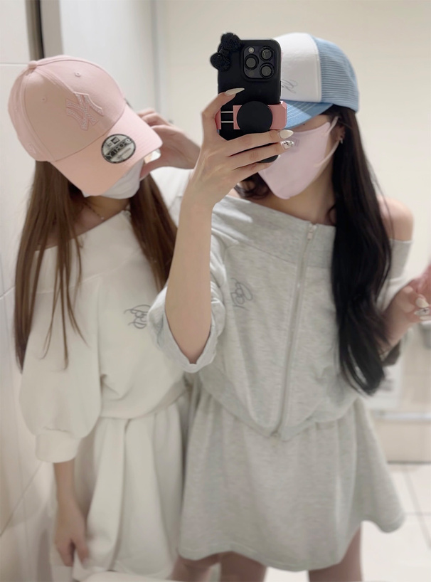ジップオフショルトップス×ミニスカートセットアップ