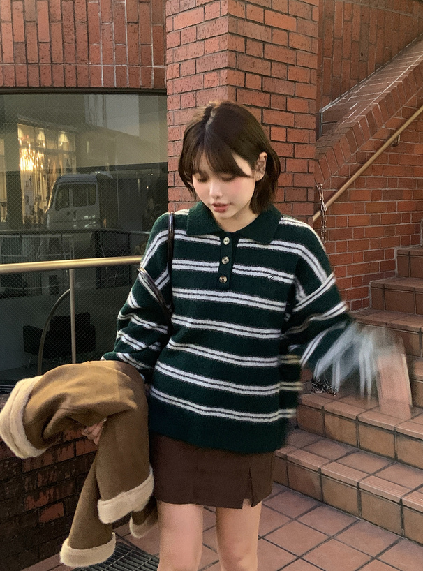 ボーダー柄ロゴ刺繍ポロニットトップス