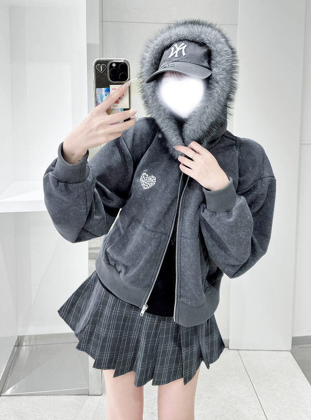 ファーフードロゴ刺繍ラメスウェットパーカー