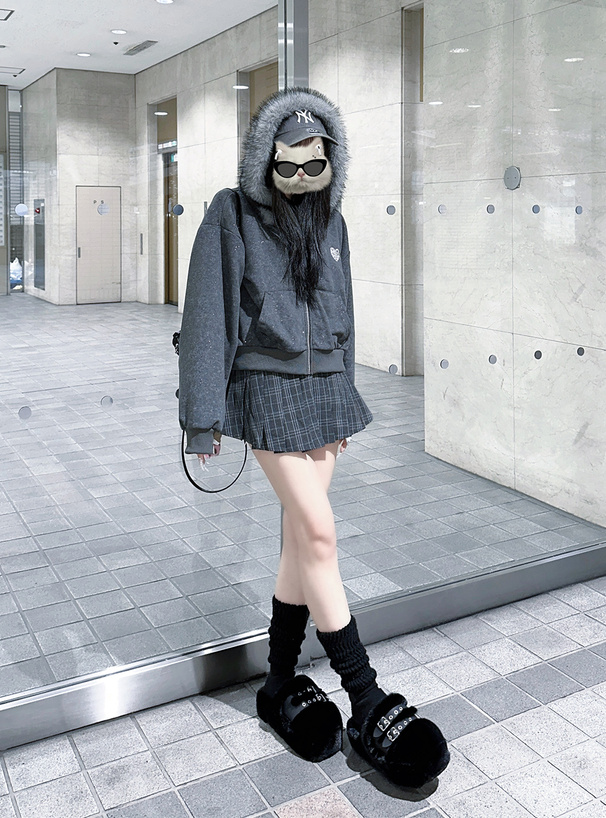 ファーフードロゴ刺繍ラメスウェットパーカー