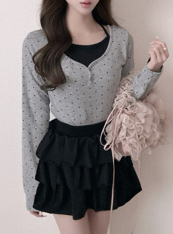 ドット柄ホルターネックレイヤード風リブトップス