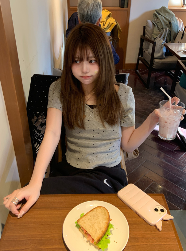 ドット柄ホルターネックレイヤード風リブトップス
