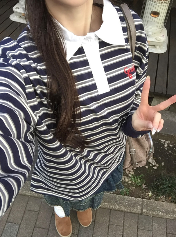 ボーダー柄ロゴ刺繍トップス
