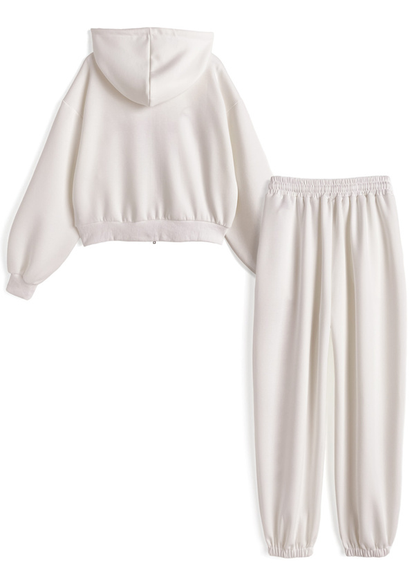 配色ロゴ刺繍パーカー×ジョガーパンツセットアップ