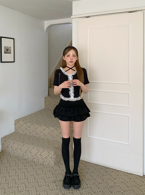 ホルターネックレースフリルリブトップス