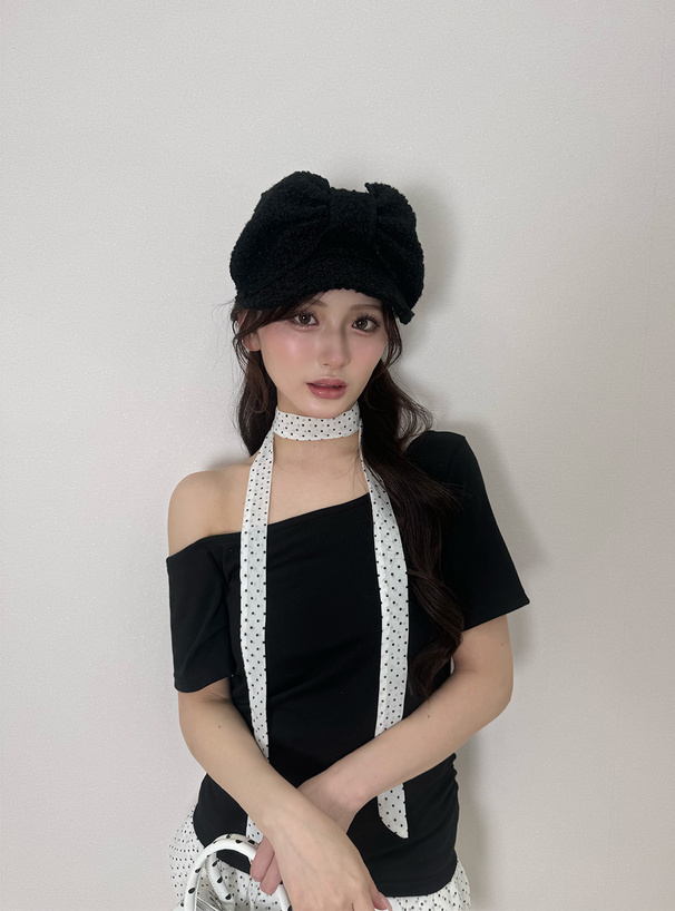 タイ付きドット柄フリルワンショルダートップス