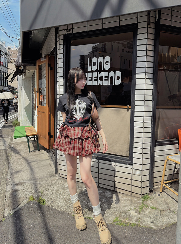ピグメントロゴプリントドロストトップス