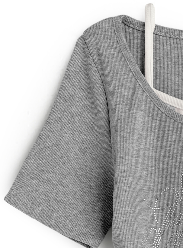 レイヤード風ラインストーンロゴレースフリルトップス