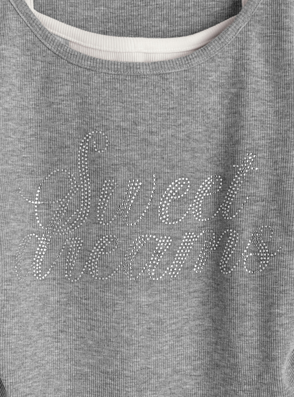 レイヤード風ラインストーンロゴレースフリルトップス