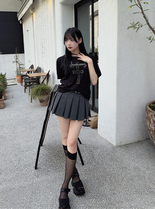 タイ付きラインストーンロゴビッグTシャツ