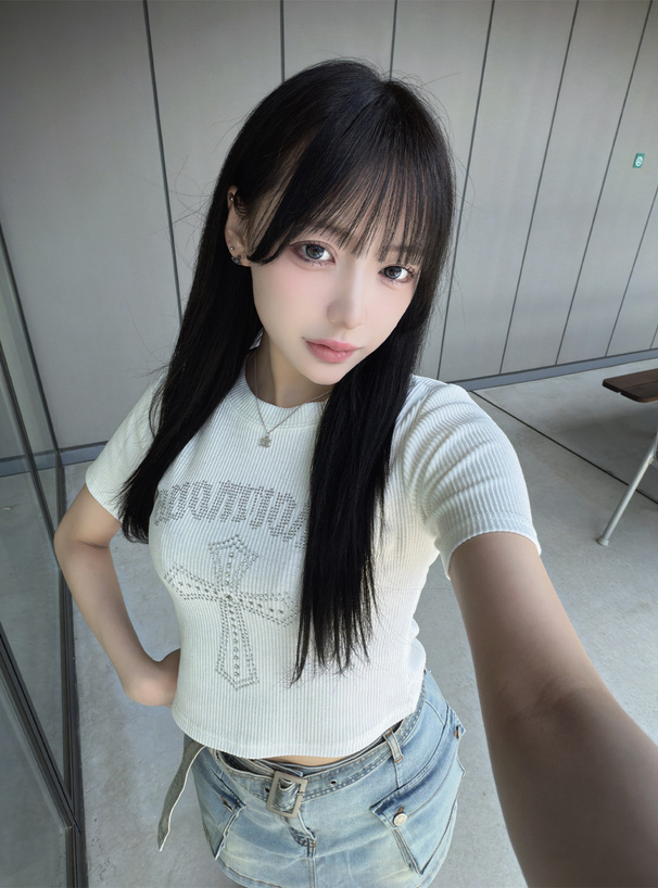 ラインストーンロゴリブトップス