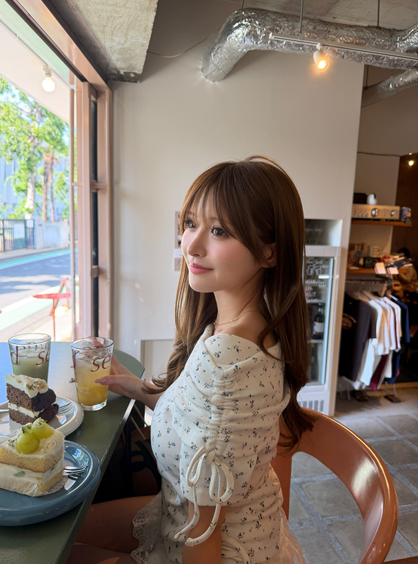 小花柄オフショルダードロストレーストップス