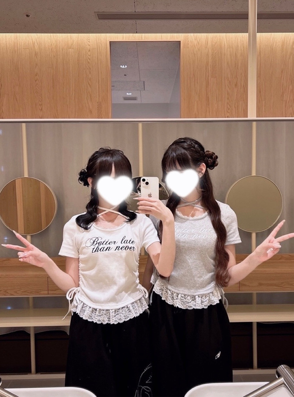 クロスネックロゴ刺繍ドロストレースドッキングトップス