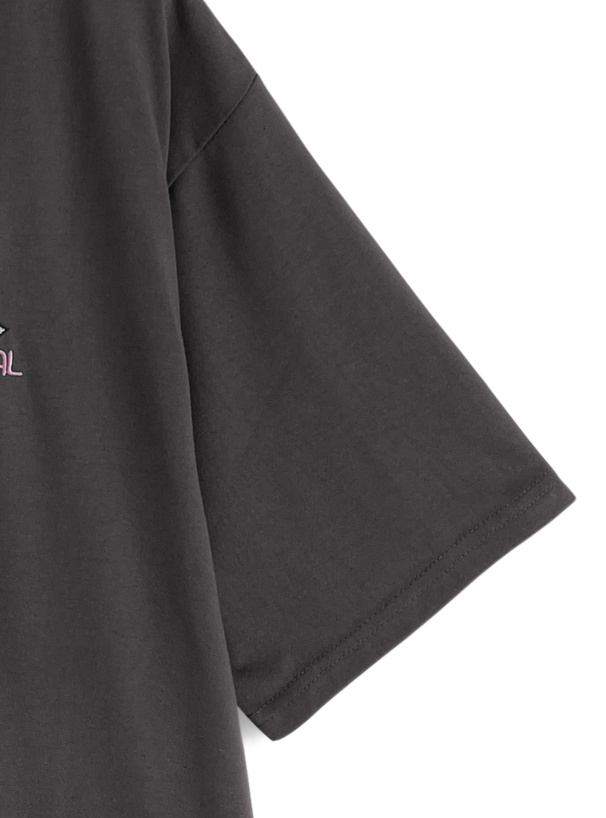 ロゴプリントTシャツ