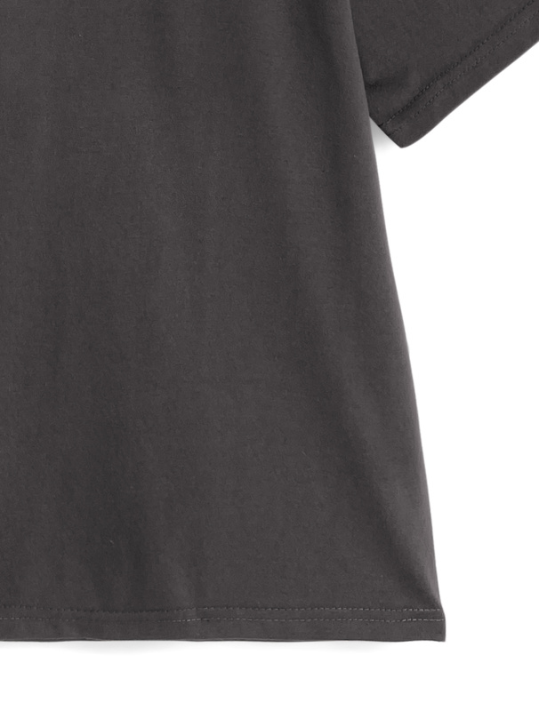 ロゴプリントTシャツ