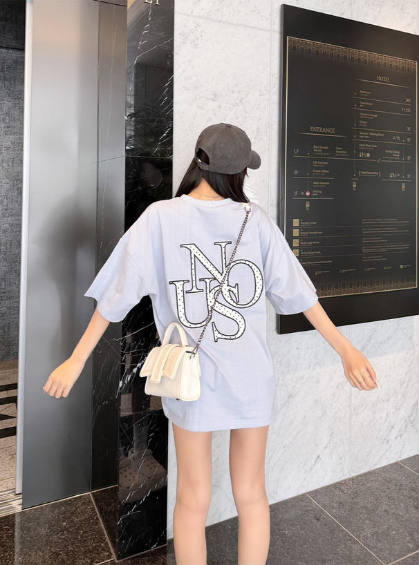 ラインストーンバックドットロゴ刺繍Tシャツ