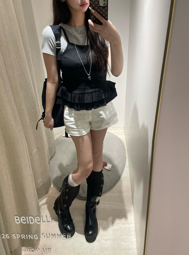 レイヤード風サイドギャザーフリルトップス