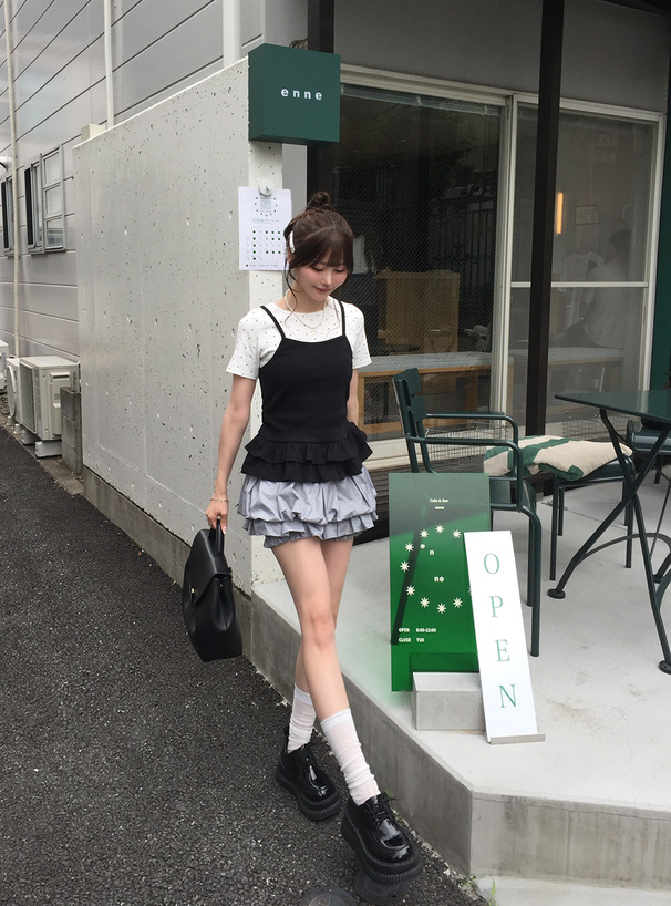 ドット柄レイヤード風サイドギャザーフリルトップス