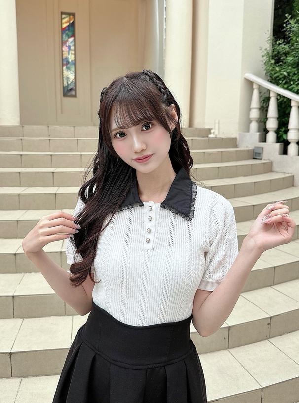 襟付き透かし編みトップス