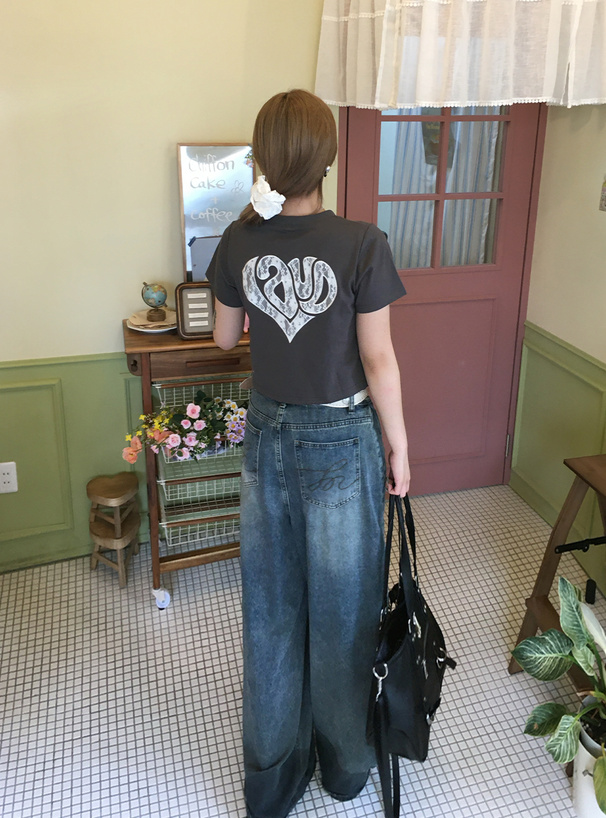 ハートレースロゴ刺繍Tシャツ