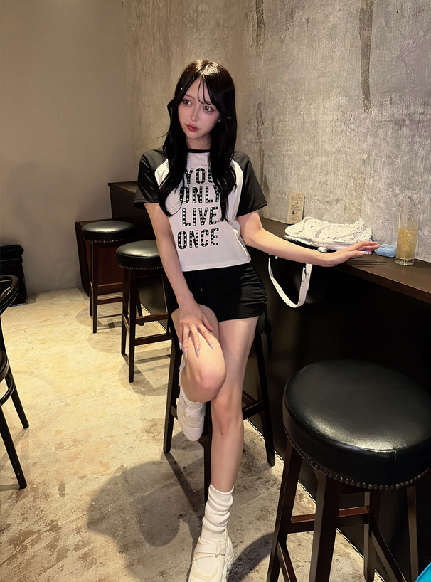配色ラグランロゴプリントラインストーンTシャツ
