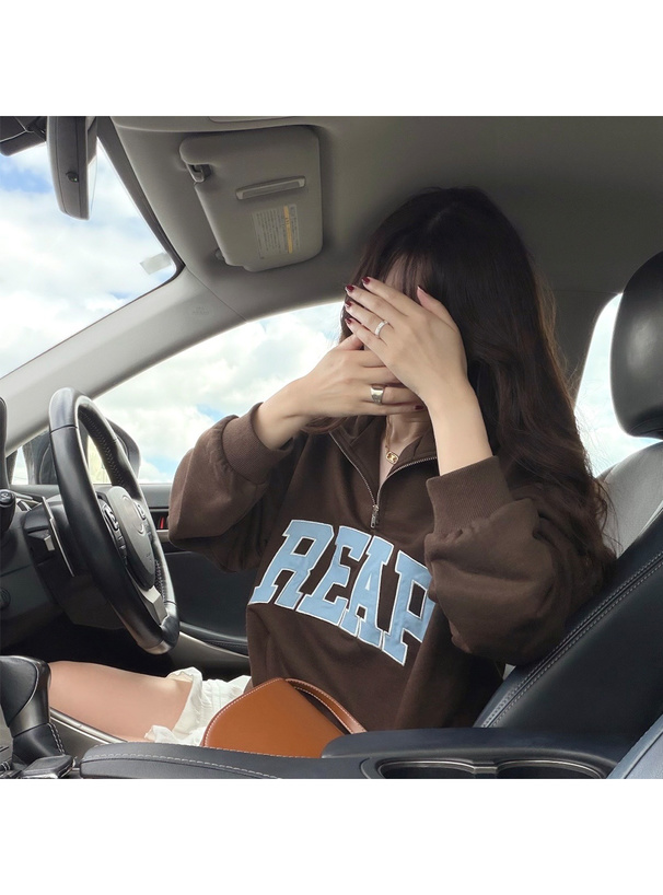 配色ロゴ刺繍ハーフジップスウェットトップス