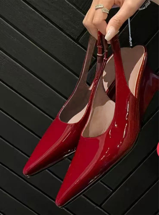 ポインテッドトゥストラップミュールパンプス