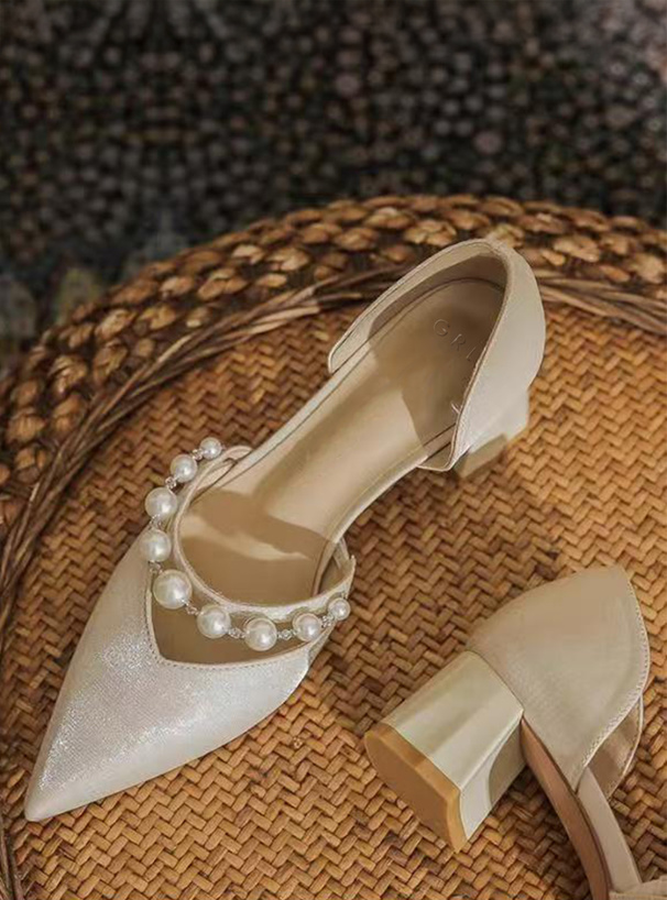 パールストラップパンプス