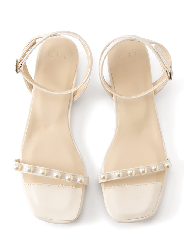 パールストラップサンダル