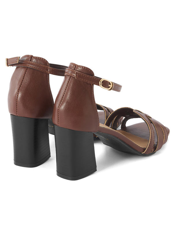 ストラップデザインサンダル