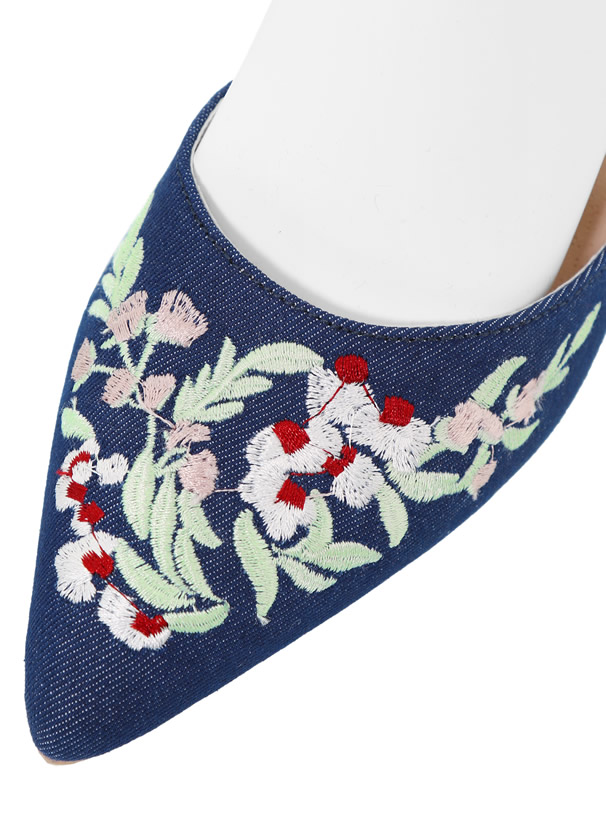 刺繍レースアップパンプス
