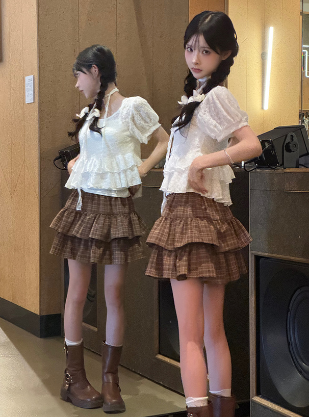タイ付きレースフリルトップスxキャミソールアンサンブル