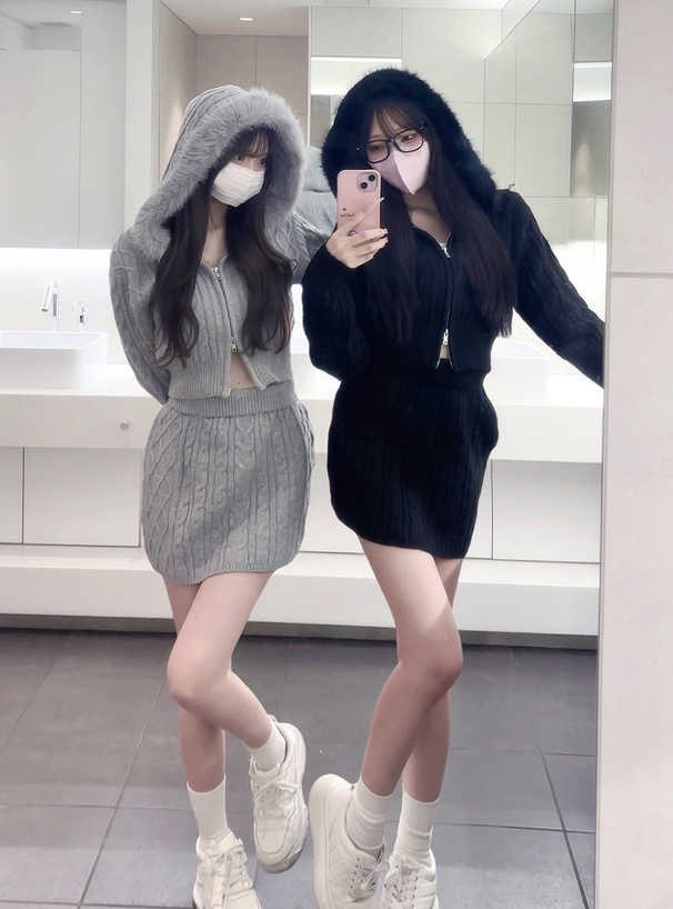 ケーブル編みファーニットパーカー×ミニスカートセットアップ