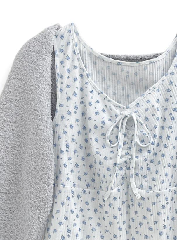 花柄タンクトップxニットボレロアンサンブル