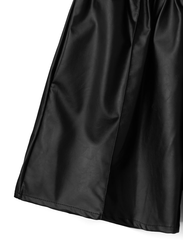 ピンタックフェイクレザーショートパンツ